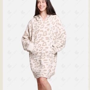 LEOPARD PATTERN LUXURY SOFT HOODED WEARABLE BLANKET W/ FRONT POCKET